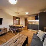 Vlci Stopa Apartment *